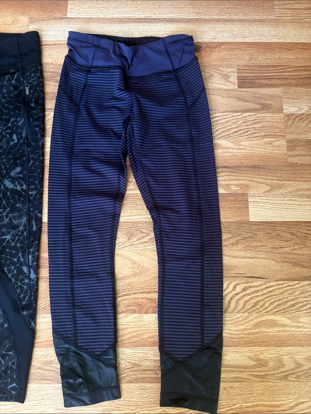 Lululemon Sz 4 set of 2 - Picture 2 of 4